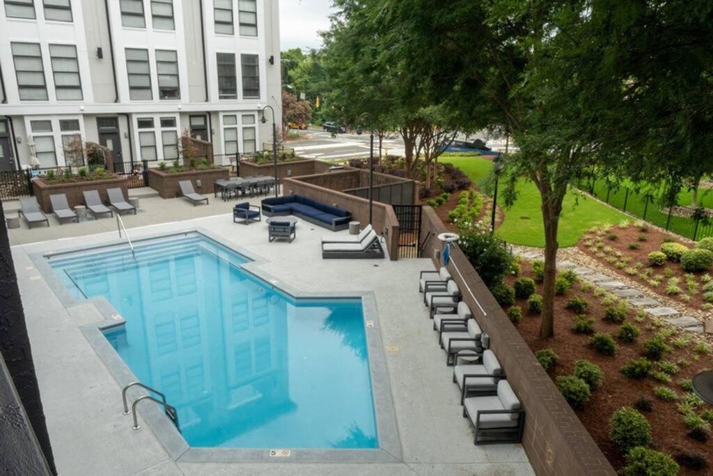 Townhouse In Uptown King Bed-Wi-Fi-Free Parking-Pool Apartment Charlotte Luaran gambar