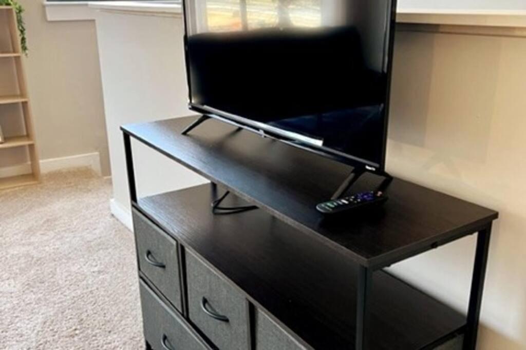Townhouse In Uptown King Bed-Wi-Fi-Free Parking-Pool Apartment Charlotte Luaran gambar